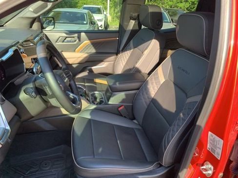 Used 2024 GMC Canyon Denali AWD/4WD image 16