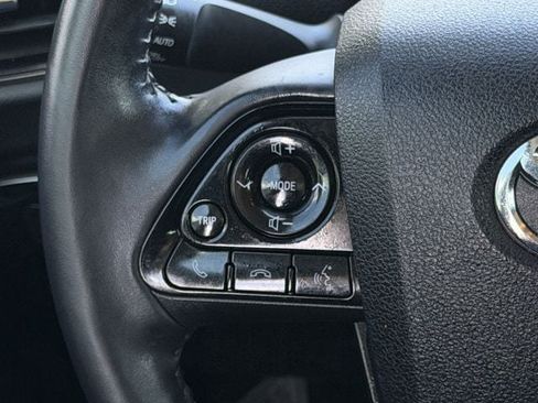 Used 2021 Toyota Prius XLE FWD image 13