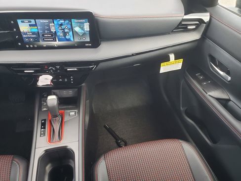 New 2026 Nissan Kicks SR image 23