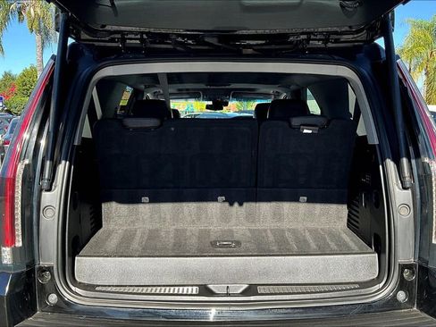 Used 2018 Cadillac Escalade Luxury image 25