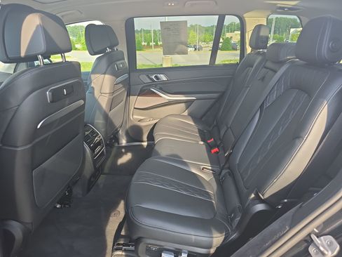 Used 2026 BMW X7 xDrive40i AWD/4WD image 15
