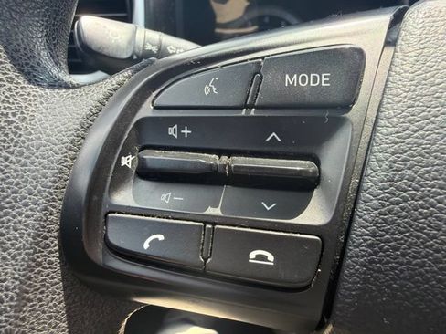 Used 2021 Hyundai Venue SE FWD image 29