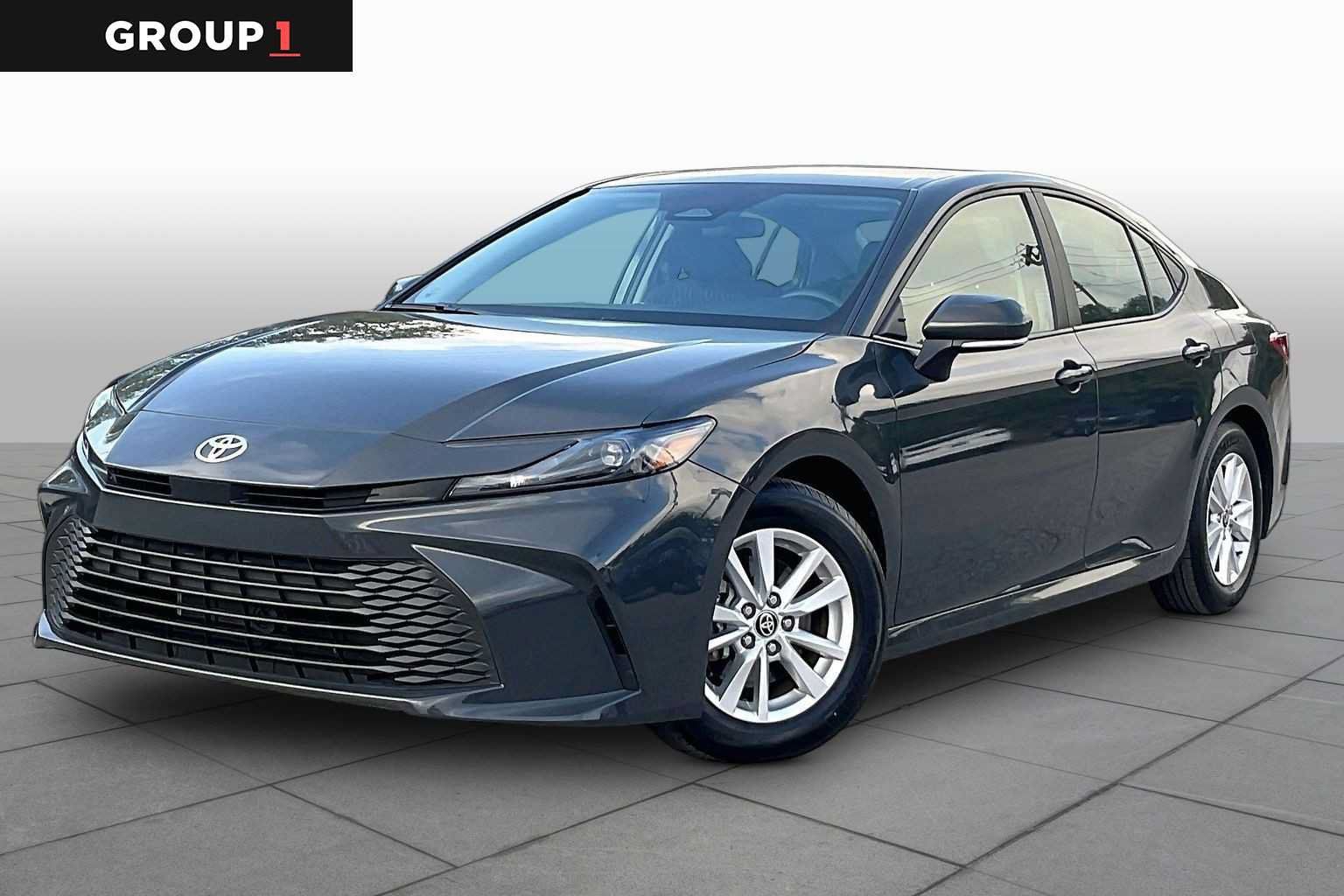 Used 2025 Toyota Camry LE FWD image 1