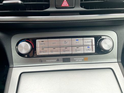 Used 2023 Hyundai Kona Limited w/ Cargo Package image 16