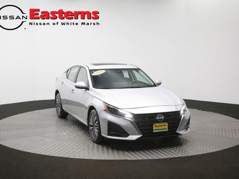 Used 2023 Nissan Altima 2.5 SV w/ SV Premium Package AWD/4WD image 50