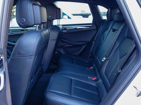 Used 2021 Porsche Macan image 23