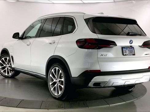 New 2026 BMW X5 xDrive50e w/ Climate Comfort Package image 2