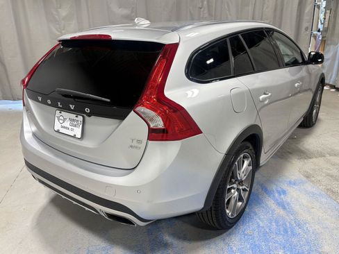 Used 2018 Volvo V60 T5 Cross Country AWD/4WD image 15