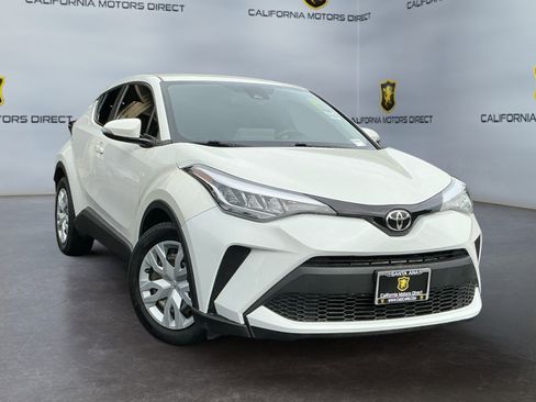 Used 2021 Toyota C-HR LE image 3