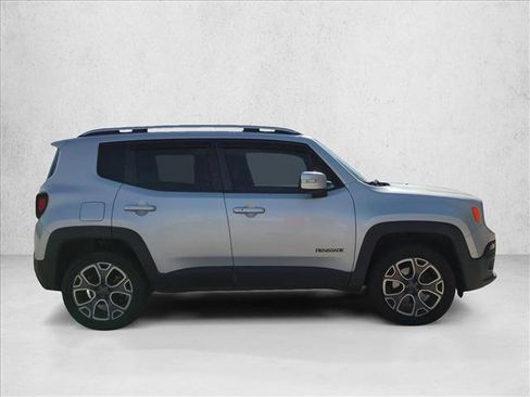 Used 2015 Jeep Renegade Limited image 4
