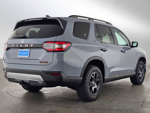 New 2026 Honda Pilot TrailSport image 3