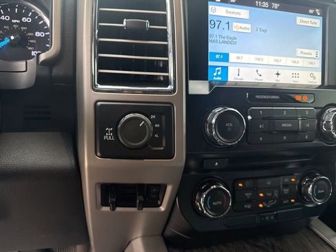 Used 2017 Ford F250 Lariat w/ Chrome Package image 19