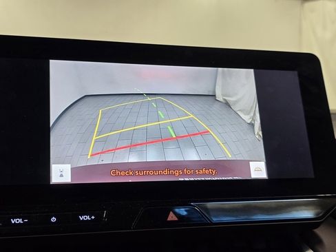 Certified 2024 Toyota Venza Limited image 5