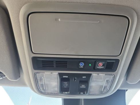 Used 2022 Honda Pilot Touring image 38