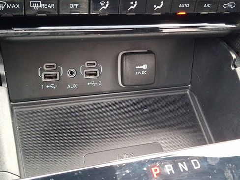 Used 2025 Jeep Grand Cherokee Altitude AWD/4WD image 25