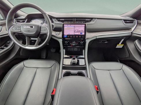 New 2025 Jeep Grand Cherokee L Limited w/ Black Appearance Package image 11