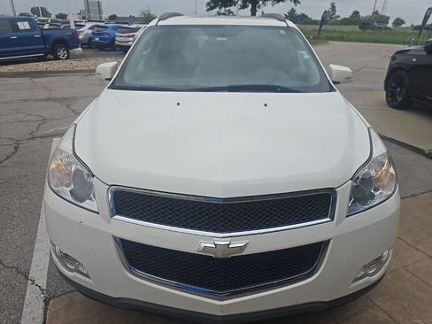 Used 2012 Chevrolet Traverse LT FWD image 3