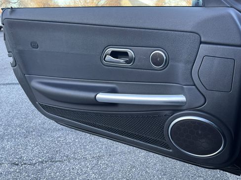 Used 2005 Chrysler Crossfire Limited image 15