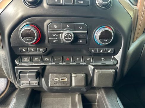 Used 2020 Chevrolet Silverado 2500 High Country w/ Z71 Off-Road Package AWD/4WD image 18