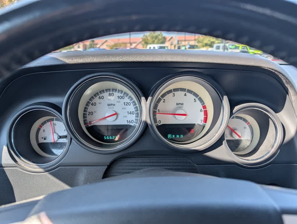 Used 2010 Dodge Challenger R/T RWD image 12