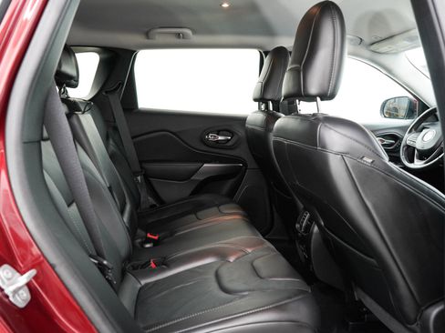 Used 2019 Jeep Cherokee Limited AWD/4WD image 14