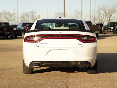 Used 2020 Dodge Charger SXT w/ Blacktop Package image 6