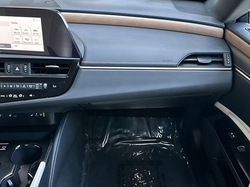 Certified 2023 Lexus ES 300h w/ Premium Package FWD image 29