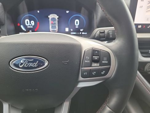 Used 2025 Ford Explorer Active RWD image 15