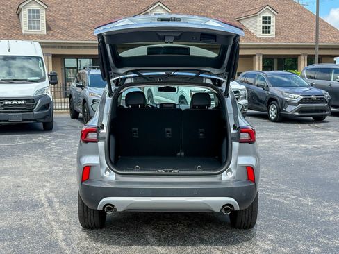 Used 2023 Ford Escape Platinum w/ Premium Technology Package AWD/4WD image 35