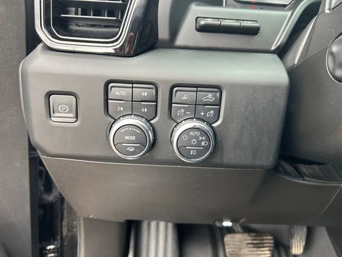 Used 2023 GMC Sierra 1500 AT4 w/ AT4 Premium Package AWD/4WD image 25