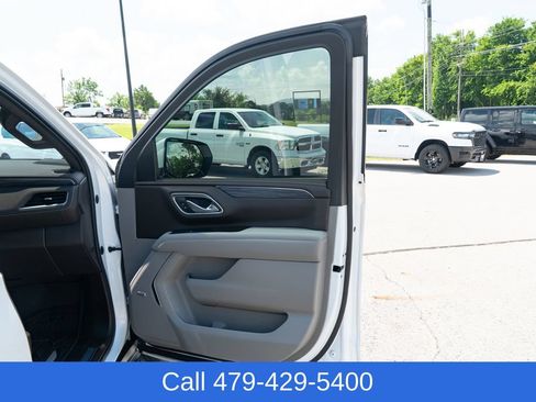 Used 2021 GMC Yukon SLT w/ SLT Premium Package AWD/4WD image 16