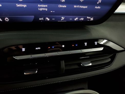 Used 2025 Buick Enclave Preferred image 16