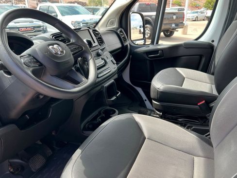 Used 2025 RAM ProMaster 2500 w/ Convenience Group FWD image 15