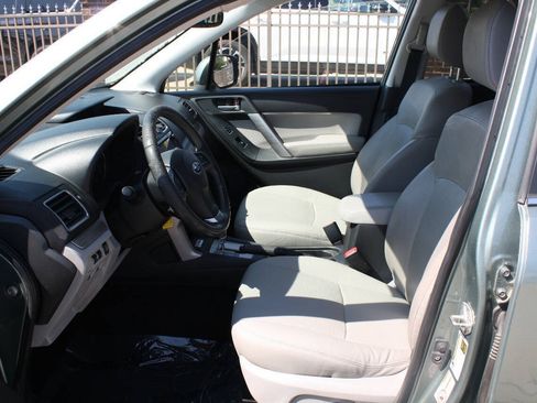 Used 2016 Subaru Forester 2.5i Limited AWD/4WD image 6