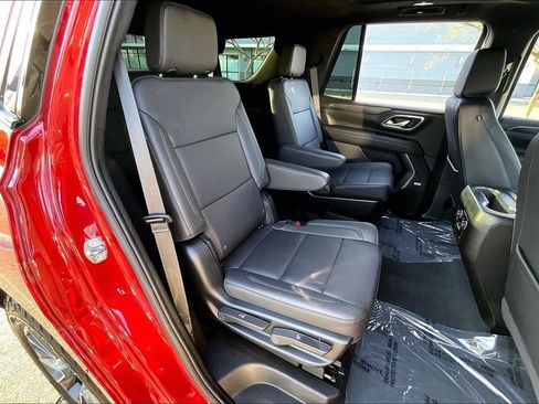 Used 2024 Chevrolet Tahoe Z71 w/ Luxury Package AWD/4WD image 18