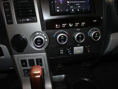 Used 2014 Toyota Sequoia Platinum RWD image 17