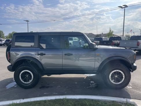 Used 2022 Ford Bronco Badlands w/ Sasquatch Package AWD/4WD image 6