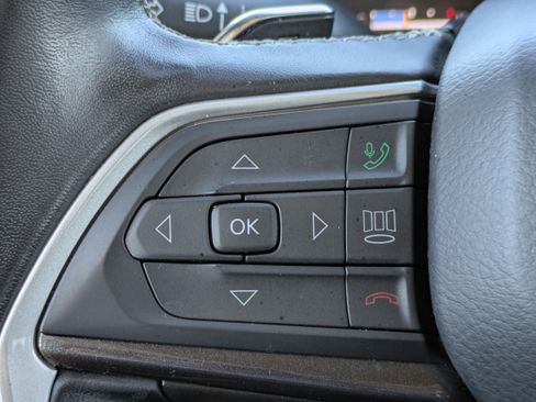 Used 2021 Jeep Grand Cherokee L Laredo w/ Luxury Tech Group I image 27