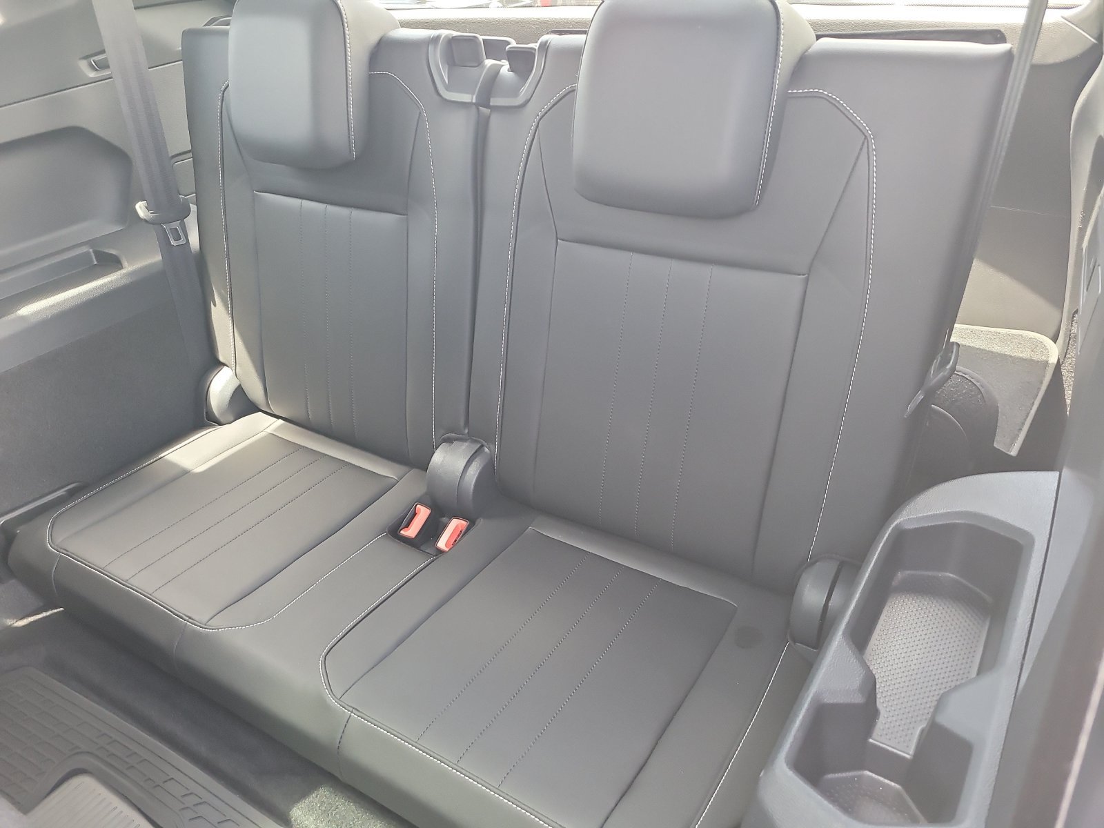 Used 2023 Volkswagen Tiguan SE R-Line FWD image 10