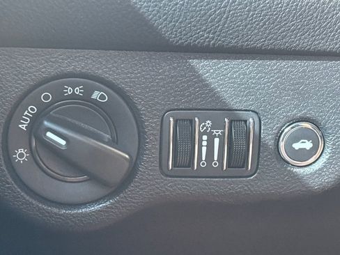 Used 2020 Dodge Challenger SXT image 20