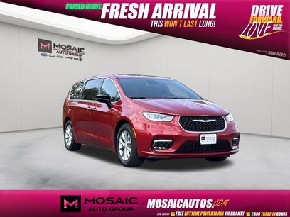 Used 2026 Chrysler Pacifica Limited