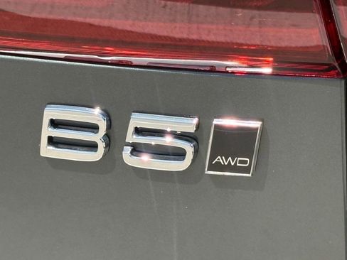 New 2026 Volvo XC60 B5 Plus w/ Protection Package Premier AWD/4WD image 8