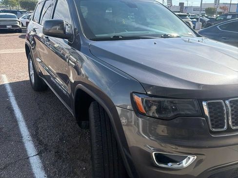 Used 2020 Jeep Grand Cherokee Laredo RWD image 5