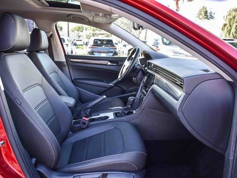 Used 2020 Volkswagen Passat 2.0T R-Line image 14