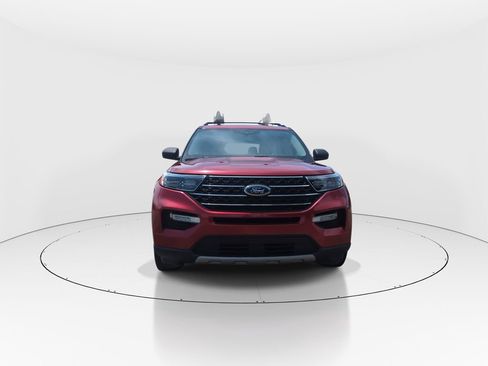 Used 2021 Ford Explorer XLT w/ Equipment Group 202A RWD image 3