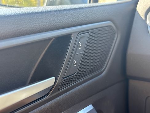 Used 2022 Volkswagen Tiguan S image 47