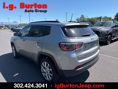 Used 2023 Jeep Compass Latitude AWD/4WD image 5