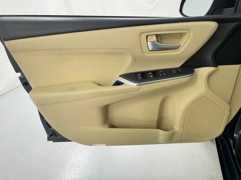 Used 2015 Toyota Camry XLE w/ Convenience Package FWD image 16