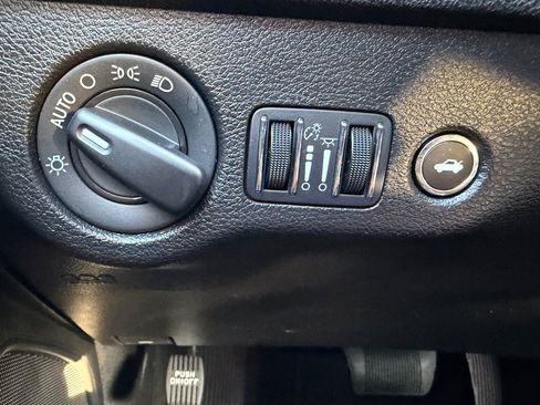 Used 2023 Dodge Charger SXT image 13