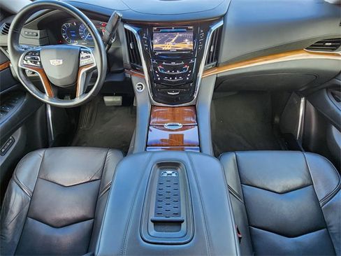 Used 2016 Cadillac Escalade Luxury image 20